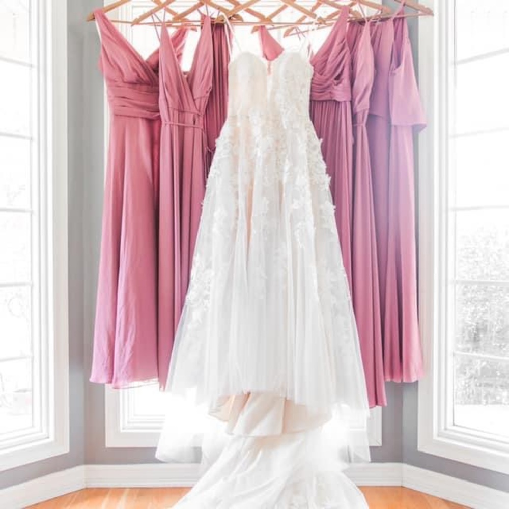 Wedding Dress - Picture 4 of 9